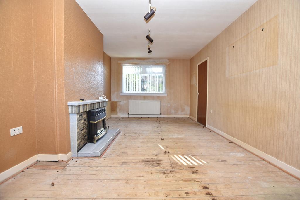 COWAL VIEW, GOUROCK 3 bed semidetached house £170,000