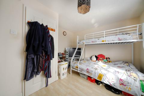 17 Thorneycroft Drive, Enfield, EN3 6WL