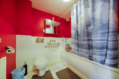 17 Thorneycroft Drive, Enfield, EN3 6WL