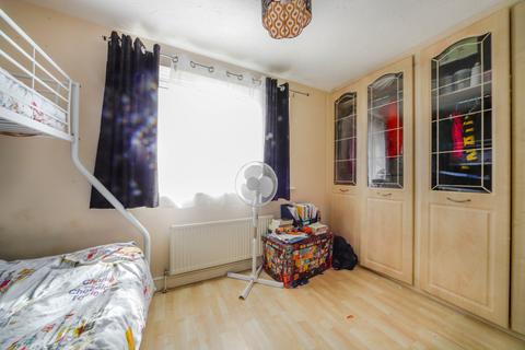 17 Thorneycroft Drive, Enfield, EN3 6WL