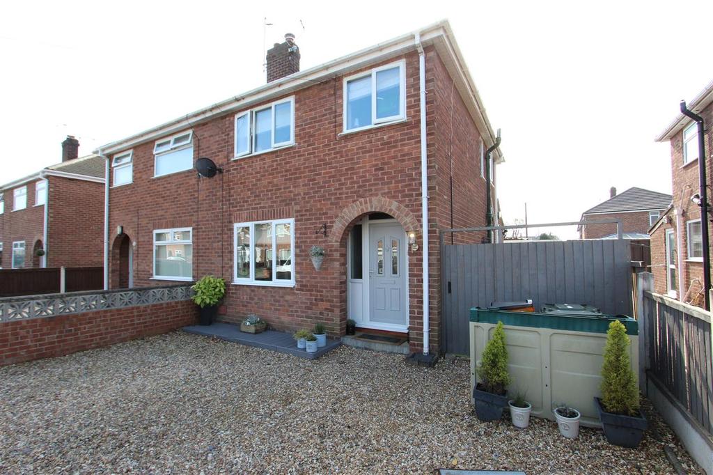 Woodbank Road, Whitby, Ellesmere Port 3 bed semidetached house £220,000