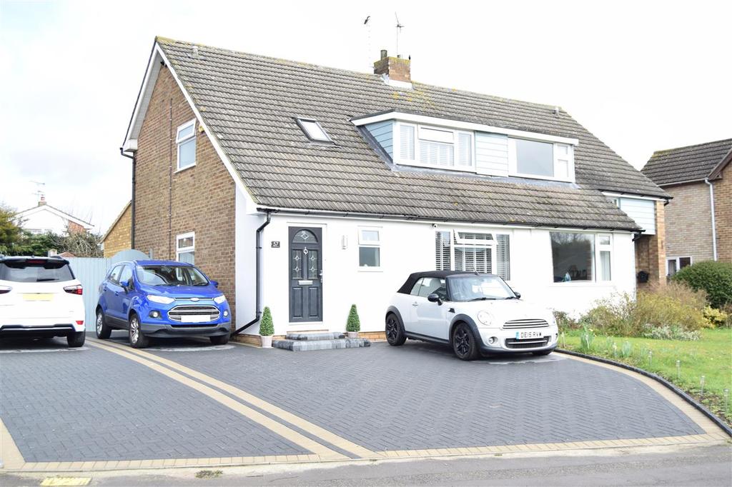 Butterfield Road, Boreham, Chelmsford 3 bed semidetached house £395,000
