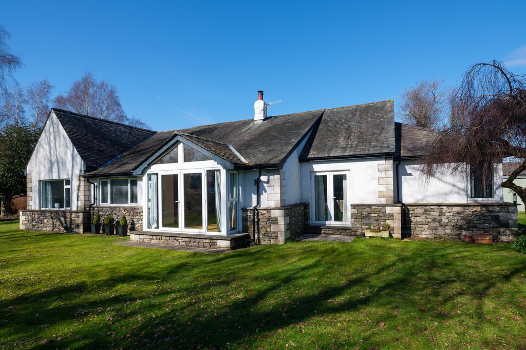 6 Oxenholme Road, Kendal, Cumbria LA9... 3 bed detached house £500,000