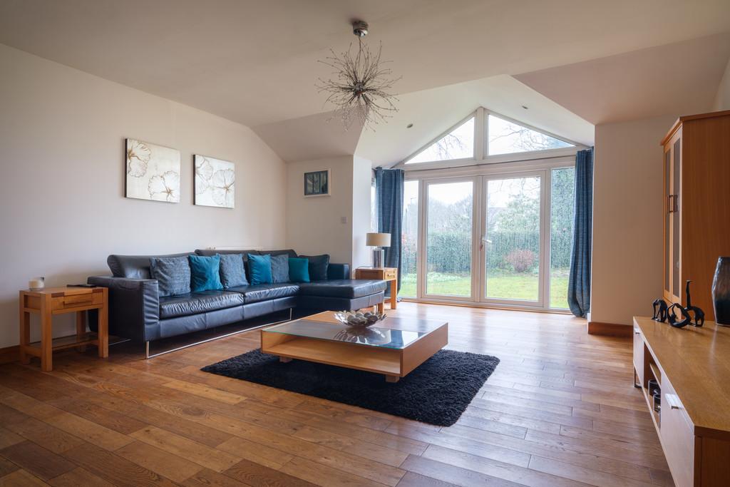 Splendid Living Room with doors to the garden