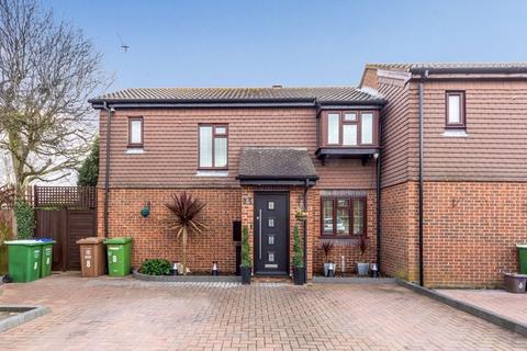 8 Cheswick Close, Crayford, Dartford, DA1 4TE
