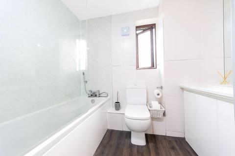 8 Cheswick Close, Crayford, Dartford, DA1 4TE