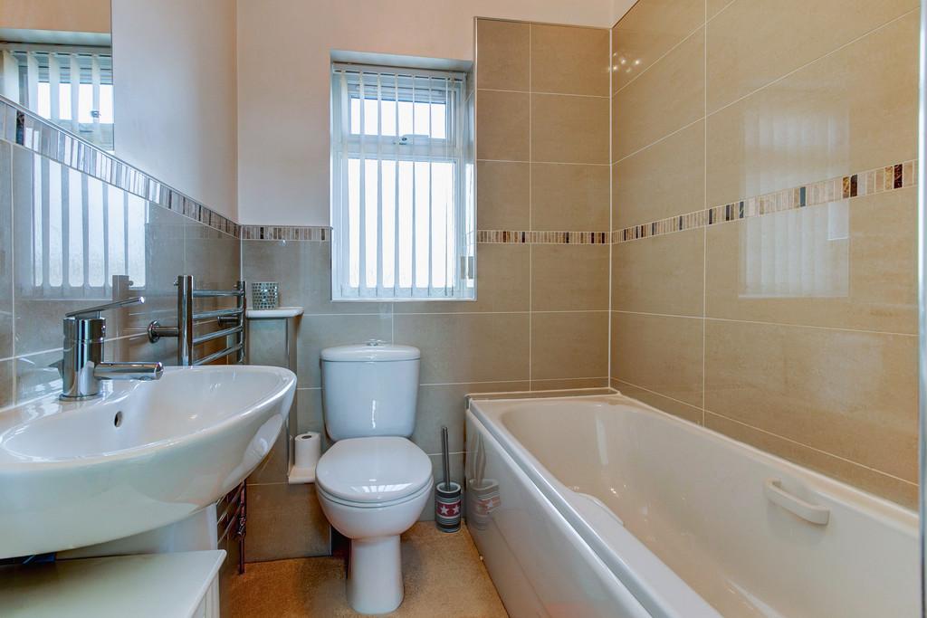 Ensuite To Bedroom 2