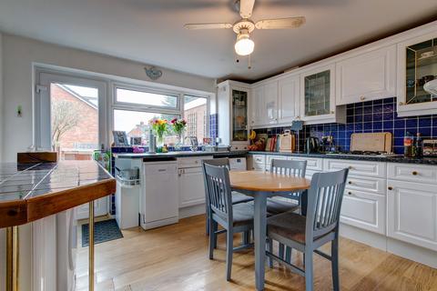 33 New Road, Studley, B80 7LY