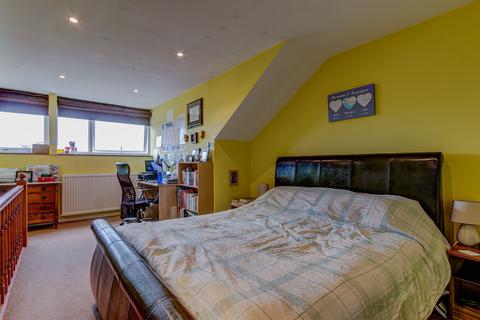 33 New Road, Studley, B80 7LY