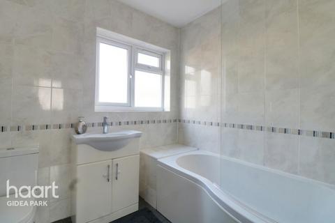 153 Stanley Avenue, Romford, RM2 5DB