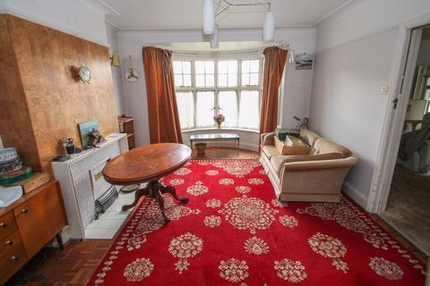 1 Pound Close, Long Ditton, Surbiton, KT6 5JW