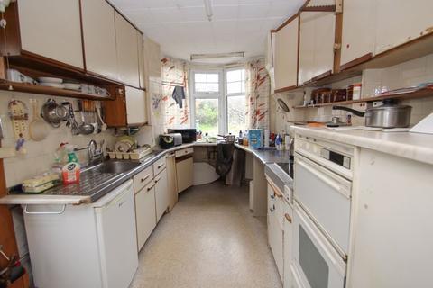 1 Pound Close, Long Ditton, Surbiton, KT6 5JW