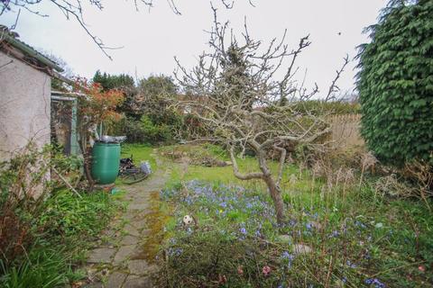 1 Pound Close, Long Ditton, Surbiton, KT6 5JW