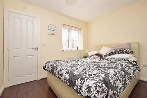 94 Beeches Way, Faygate, Horsham, RH12 0AD