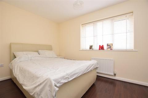 94 Beeches Way, Faygate, Horsham, RH12 0AD