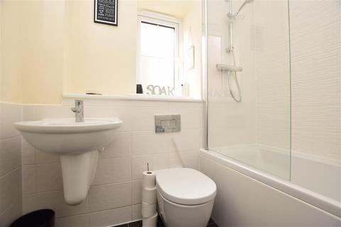 94 Beeches Way, Faygate, Horsham, RH12 0AD