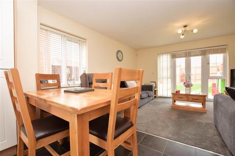 94 Beeches Way, Faygate, Horsham, RH12 0AD