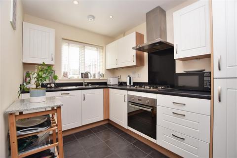 94 Beeches Way, Faygate, Horsham, RH12 0AD