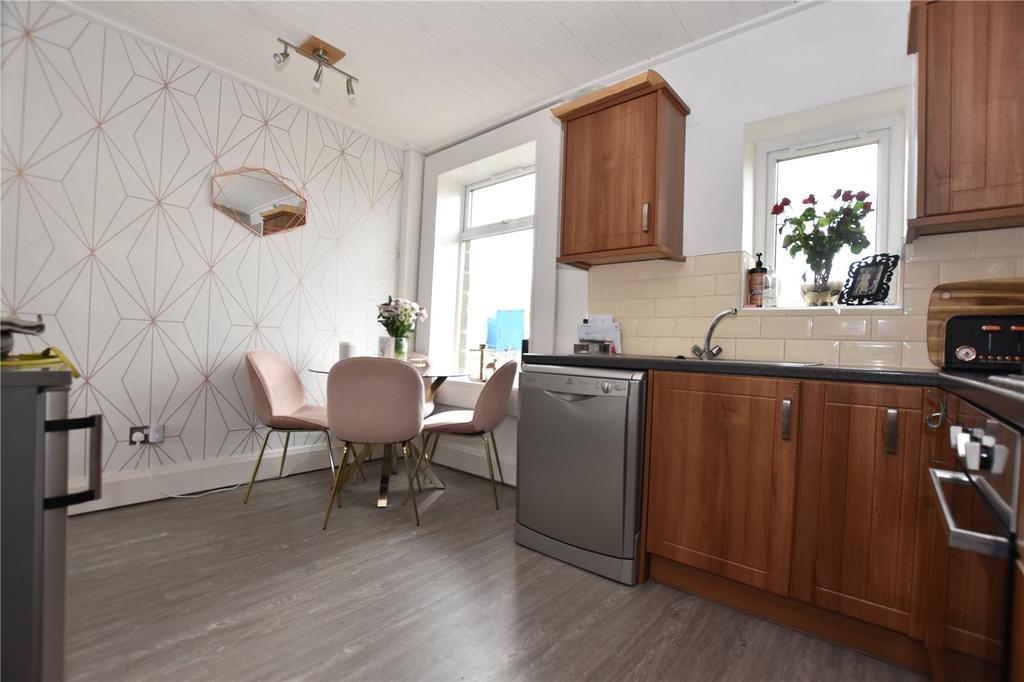 Timothy Lane, Batley, West Yorkshire 2 bed terraced house £164,995