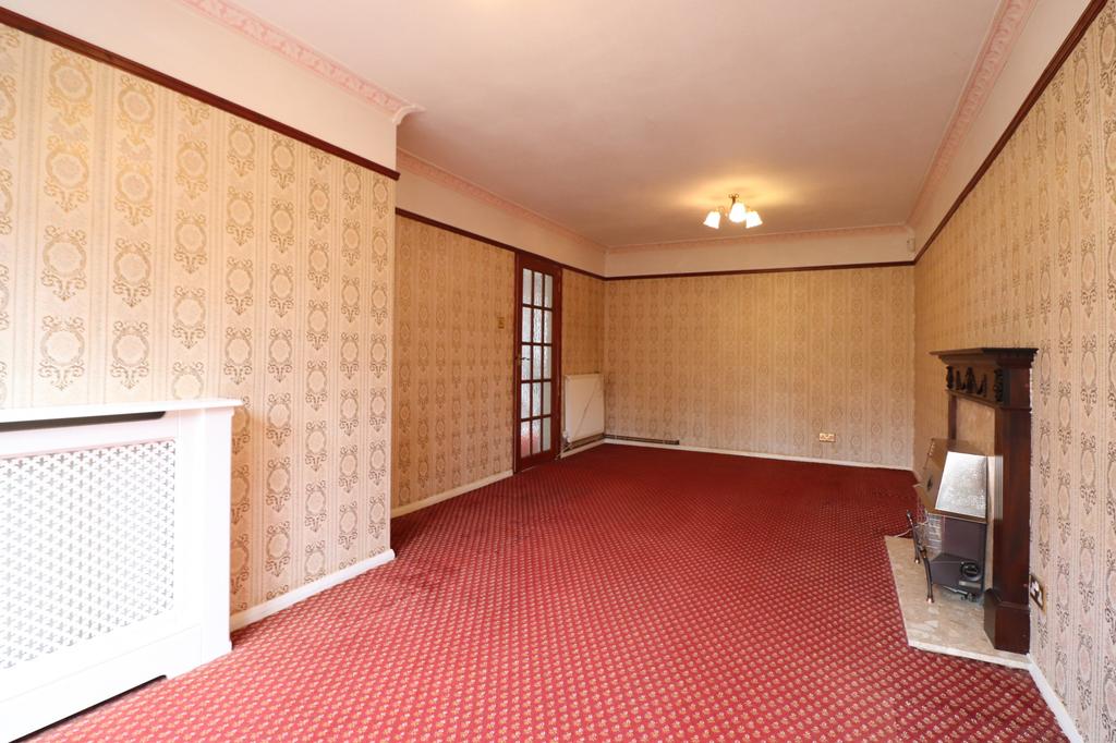 Kings Avenue, Bromley 3 bed terraced house £550,000