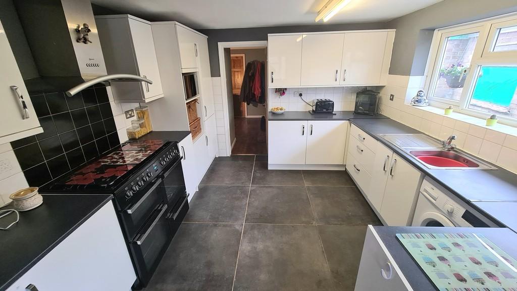 Cartwright Road, Charlton 4 bed detached bungalow £367,500