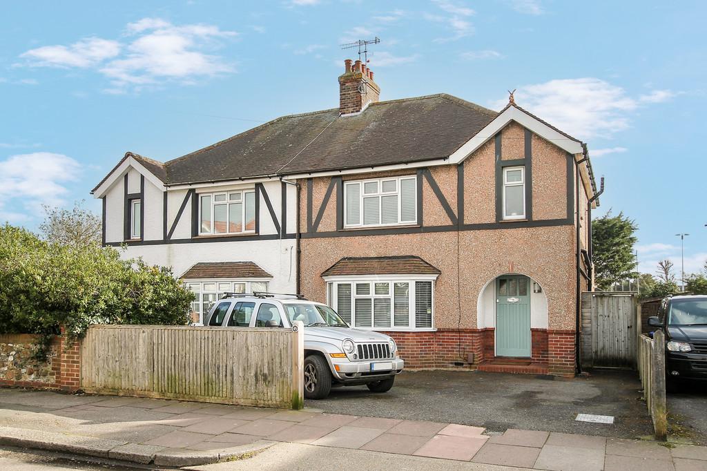 Bulkington Avenue, Worthing BN14 7JA 3 bed semidetached house £450,000