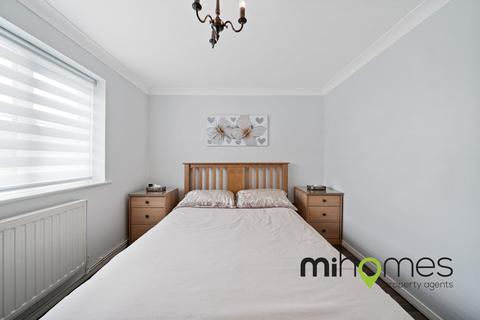 9 Firbank Close, Enfield, EN2 7ER