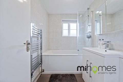 9 Firbank Close, Enfield, EN2 7ER