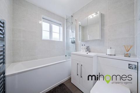 9 Firbank Close, Enfield, EN2 7ER