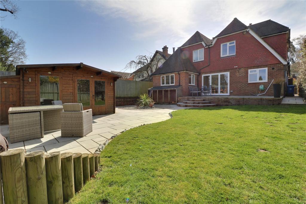 Longdown Road, Little Sandhurst, Berkshire, GU47 4 bed detached house