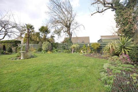 12 Springfield Close, Trowbridge, BA14 8TB