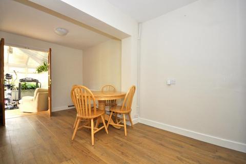 12 Springfield Close, Trowbridge, BA14 8TB