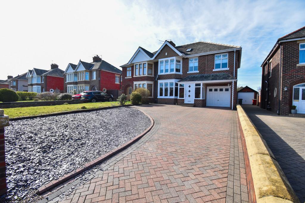 Devonshire Road, Blackpool, FY2 6 bed semidetached house £285,000