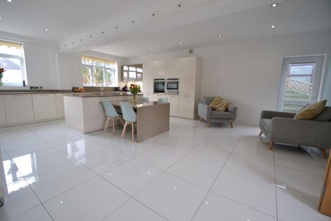 4 Bennets Lane, Wirral, CH47 7AZ