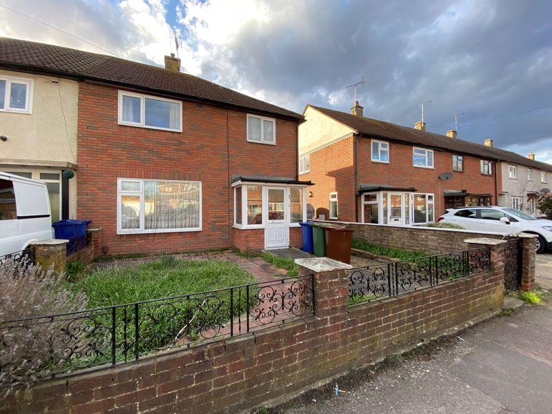 Araglen Avenue, South Ockendon 3 bed terraced house £325,000
