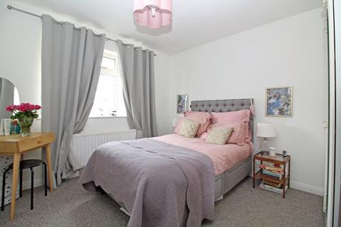20 Whimbrel Close, South Croydon, CR2 0RW