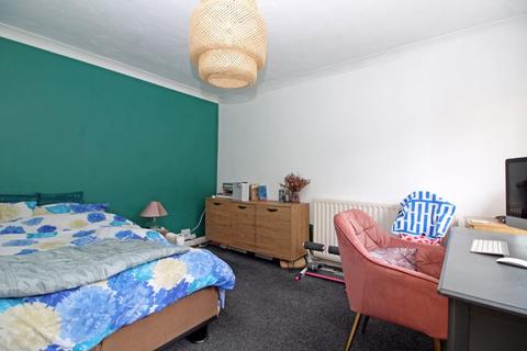 20 Whimbrel Close, South Croydon, CR2 0RW