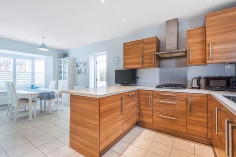 31 Metcalfe Avenue, Carshalton, SM5 4AW