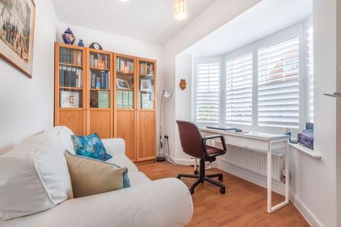 31 Metcalfe Avenue, Carshalton, SM5 4AW