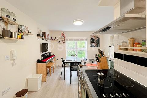 1 bedroom flat to rent, Holloway Road, London, N19