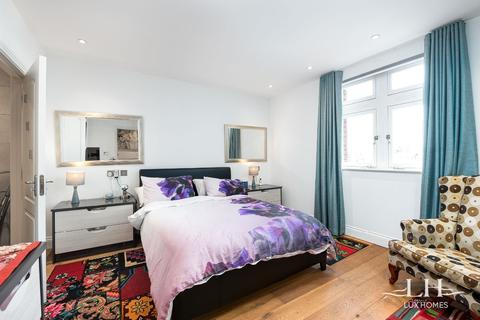 6 Convent Close, Upminster, RM14 2FA