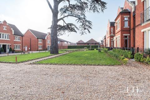 6 Convent Close, Upminster, RM14 2FA