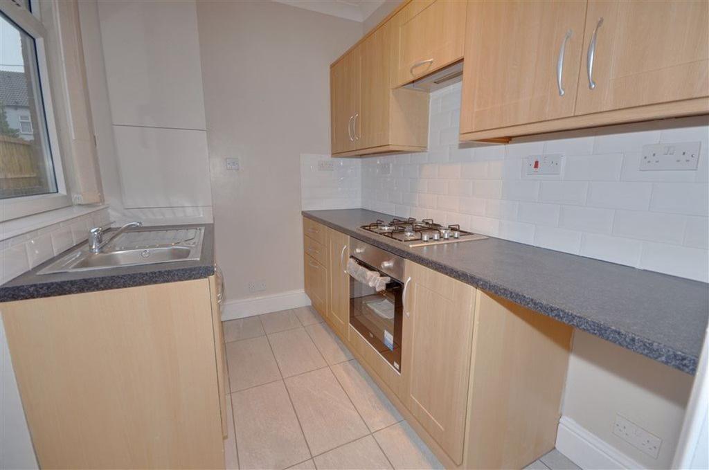 Hugh Street, Castleford, WF10 2 bed terraced house £625 pcm (£144 pw)
