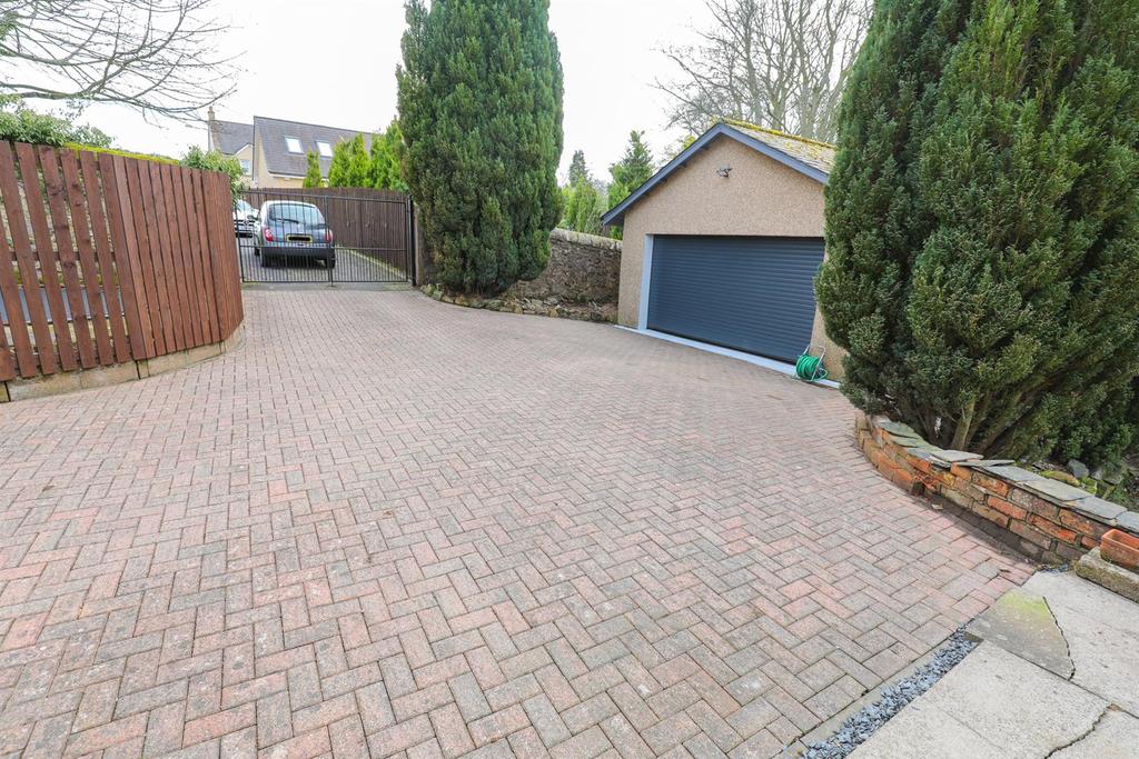 Gardeners Cottage, Leslie Mains... 4 bed cottage £365,000
