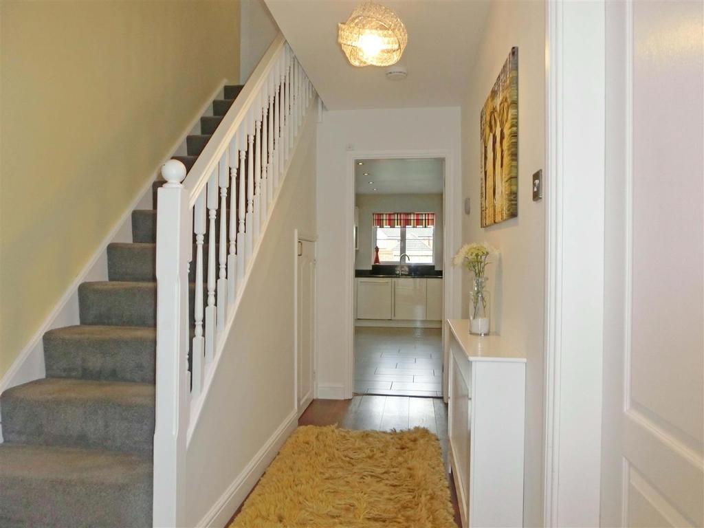 Alcester Road 483 hall.jpg