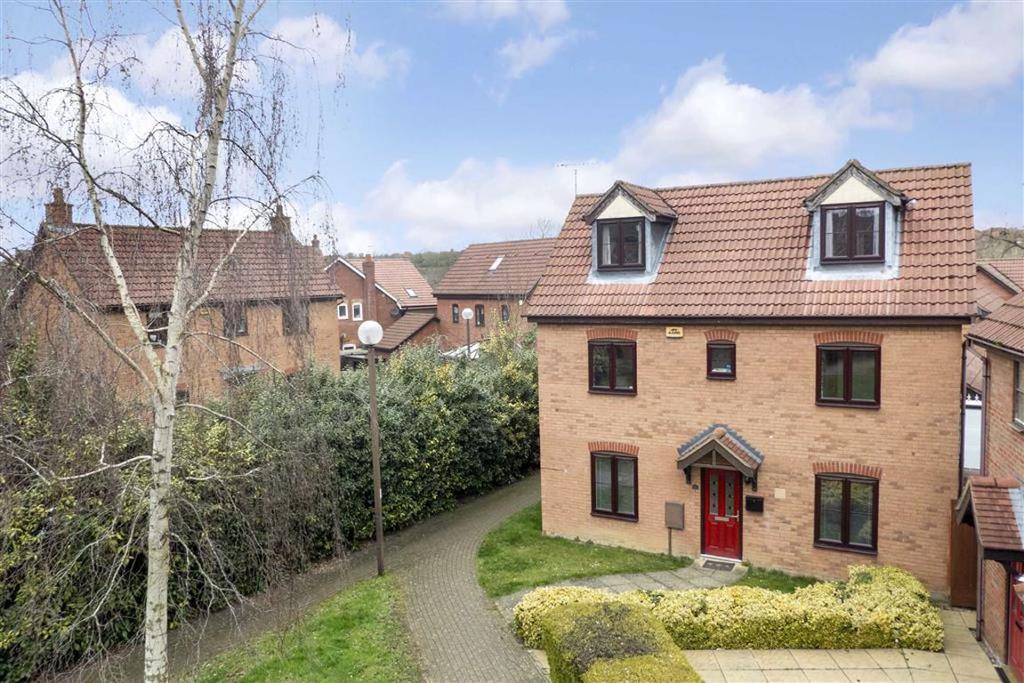Upper Wood Close, Shenley Brook End, Milton Keynes 4 bed detached house £480,000