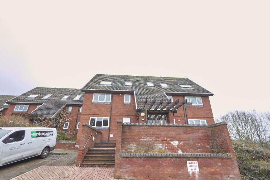 Clifton Court, Hinckley 1 bed apartment £450 pcm (£104 pw)