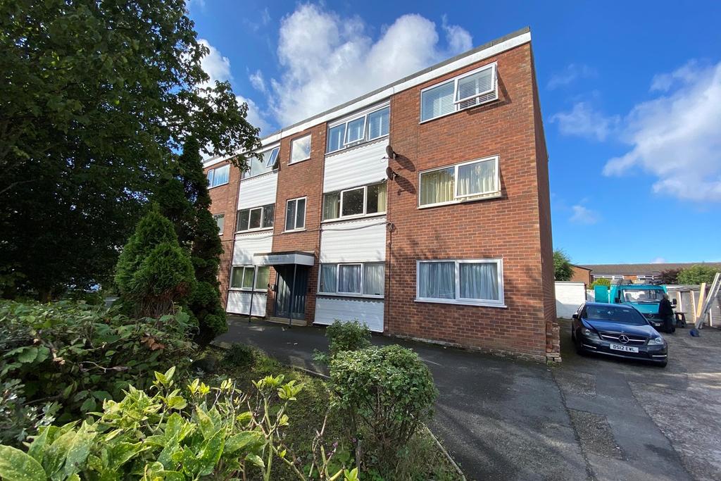 St Annes Road East, Lytham St Annes, FY8 2 bed apartment £89,950