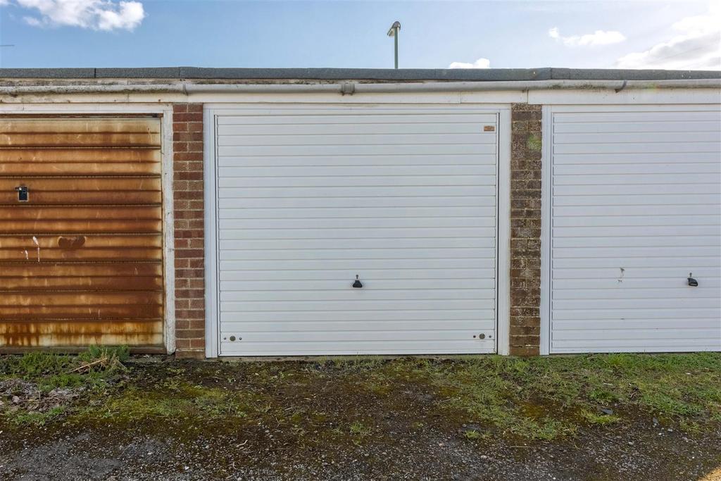 Priory Close, Sompting, Lancing Garage £20,000