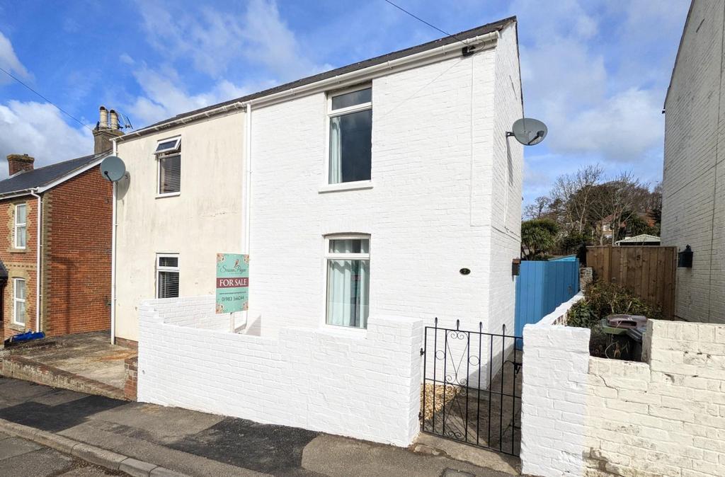Salters Road, Ryde 2 bed semidetached house for sale £225,000